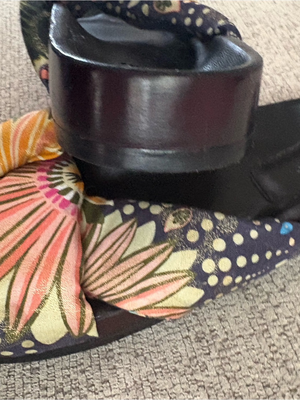 Chloe Black Slides with Multicolor Floral Knotted Straps - Picture 6 of 12